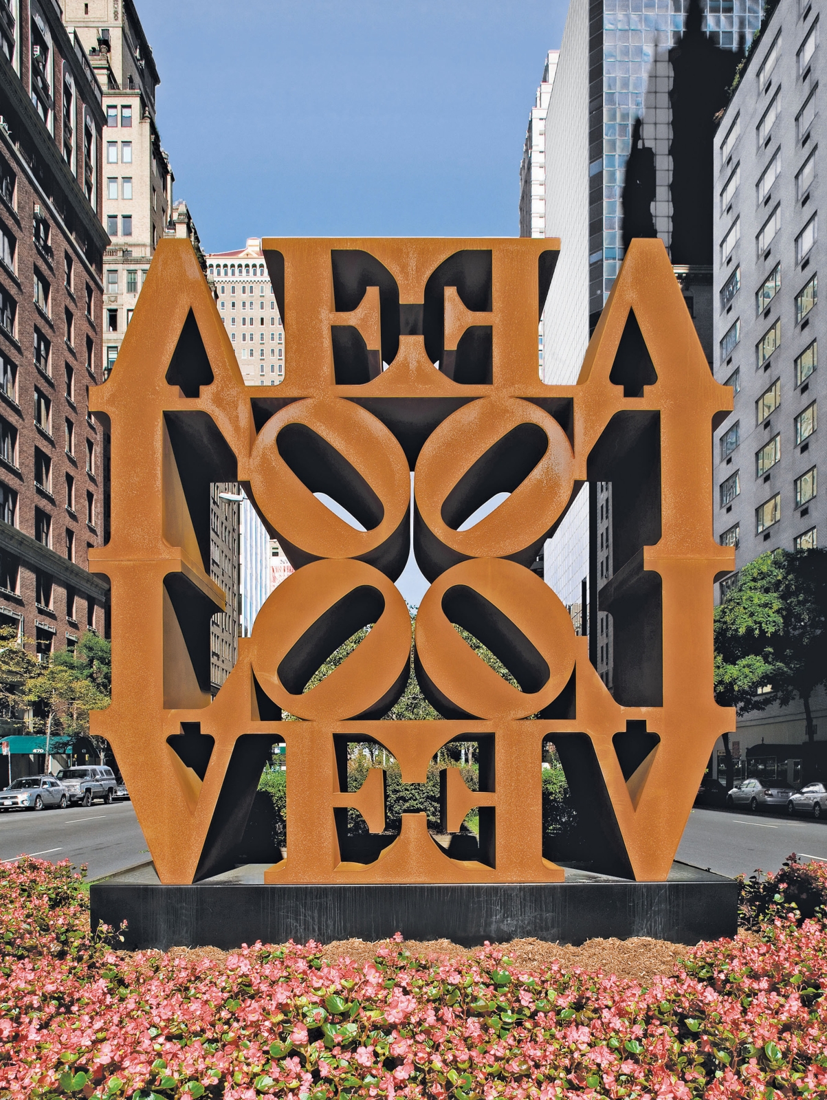 As part of the program Art in the Parks in New York, Indiana&rsquo;s LOVE Wall (1966) is installed at Park Avenue and Fifty-Seventh Street. Photo: Paul Kasmin. Image courtesy of Kasmin Gallery.