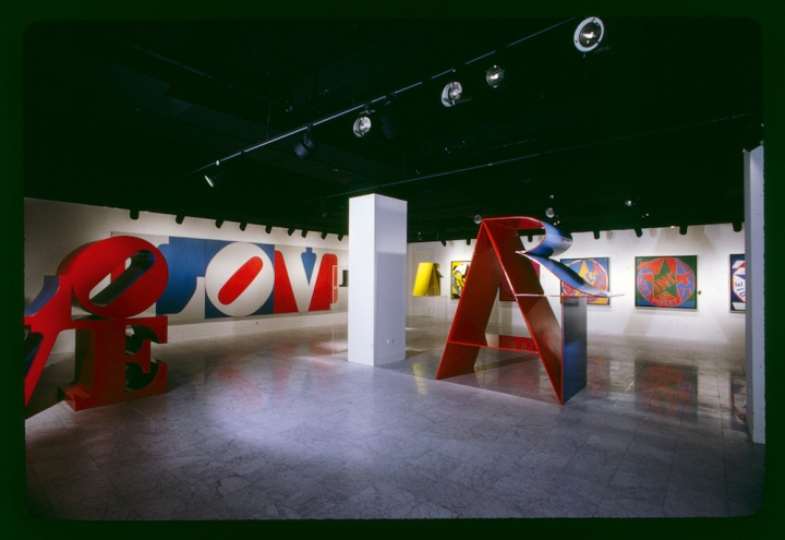 Installation view of the 1972 Robert Indiana exhibition at the Galerie Denise René
